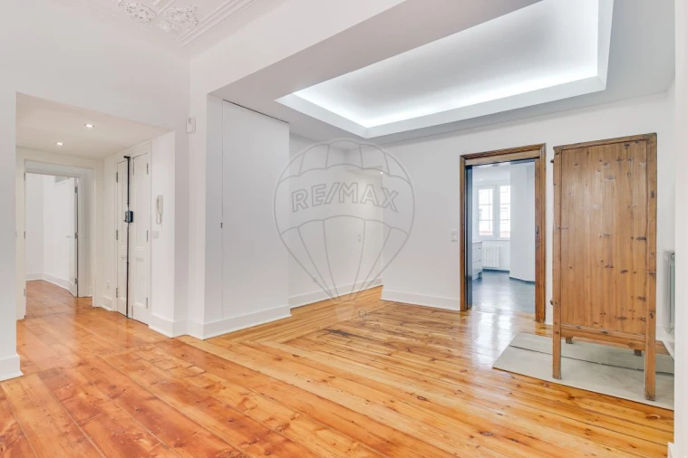 Apartamento T3 para Venda em Misericórdia Foto 3