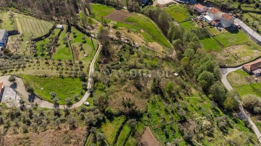 Terreno para Venda em Teixoso e Sarzedo Foto 1