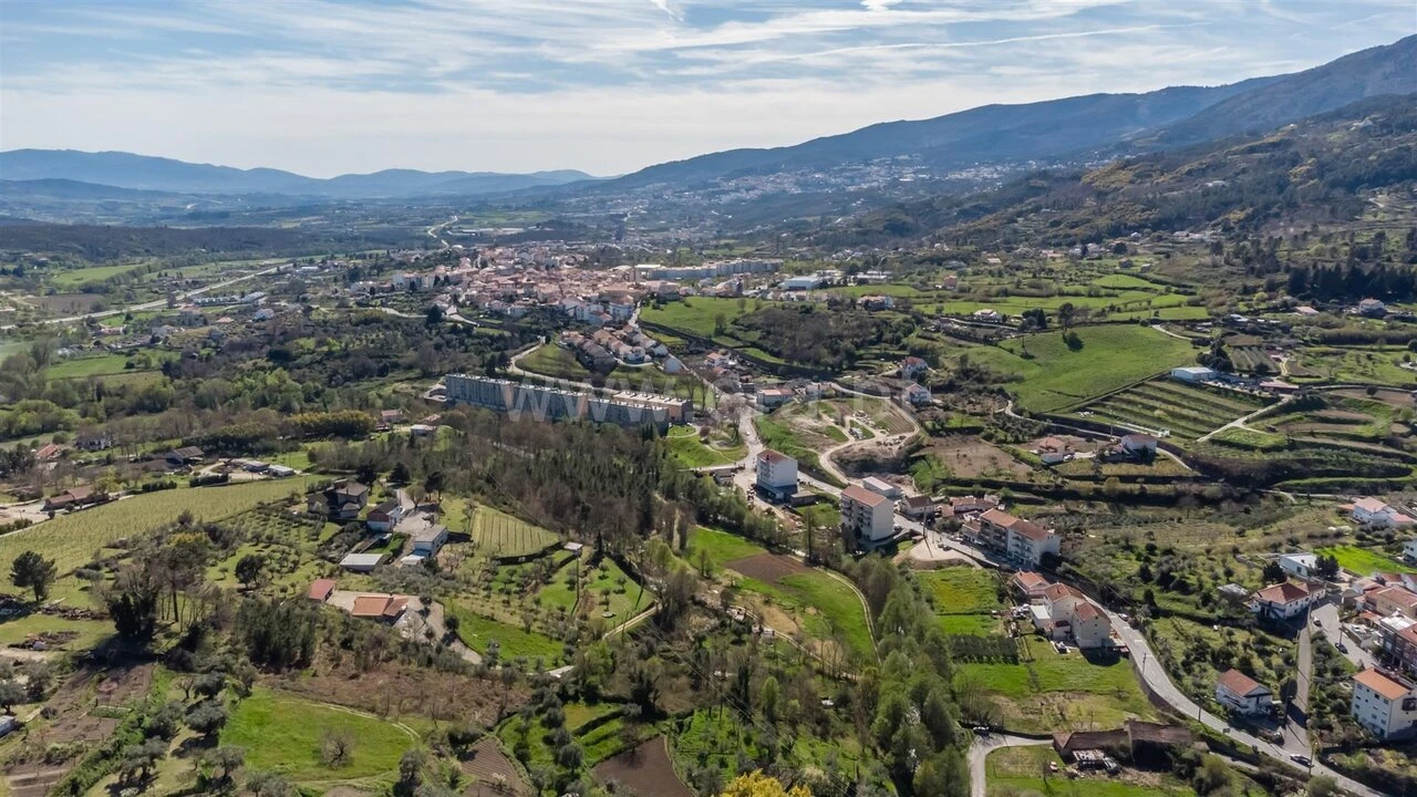 Terreno para Venda em Teixoso e Sarzedo Foto 9