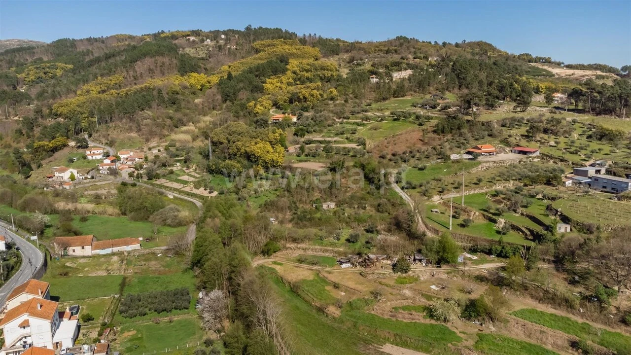 Terreno para Venda em Teixoso e Sarzedo Foto 6