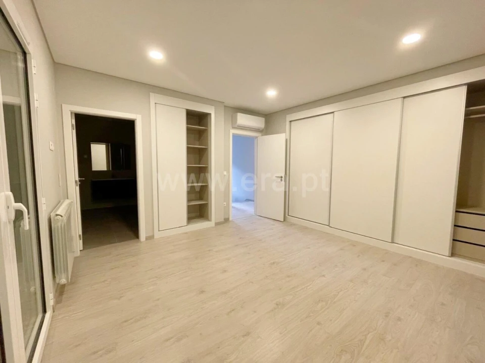 Moradia T4 para Venda em Covilhã e Canhoso Foto 5