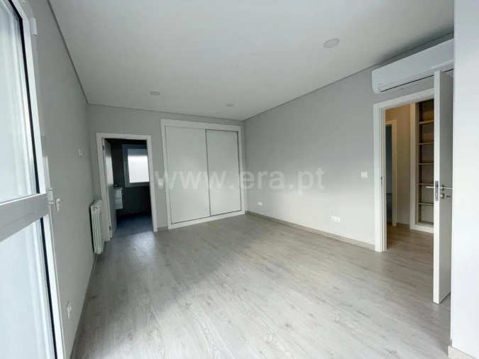 Moradia T4 para Venda em Covilhã e Canhoso Foto 8