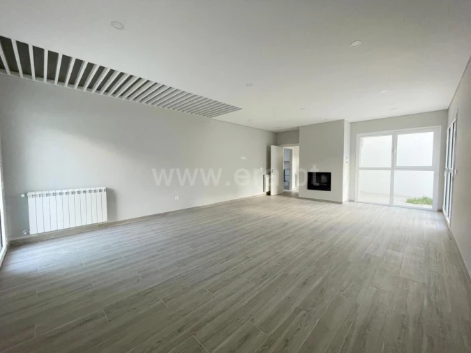 Moradia T4 para Venda em Covilhã e Canhoso Foto 1