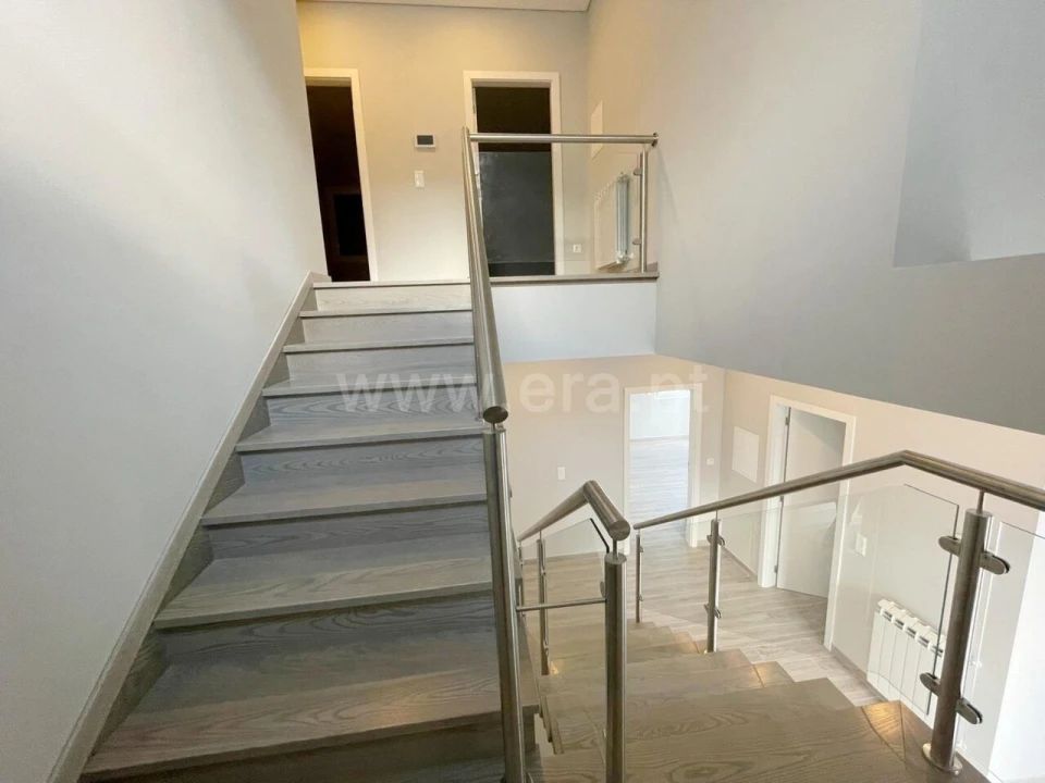 Moradia T4 para Venda em Covilhã e Canhoso Foto 7