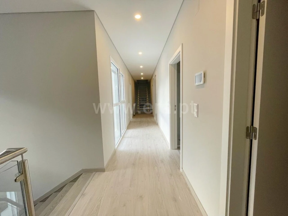 Moradia T4 para Venda em Covilhã e Canhoso Foto 10