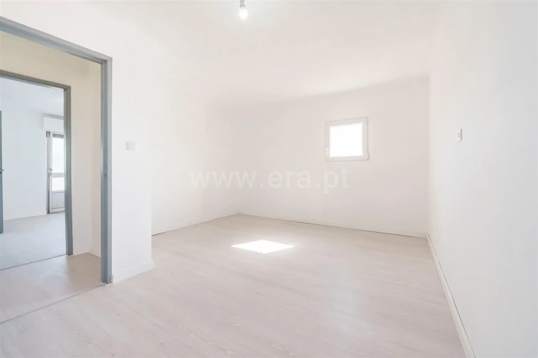 Moradia T2 para Venda em Barco e Coutada Foto 9