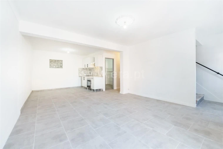 Moradia T2 para Venda em Barco e Coutada Foto 2