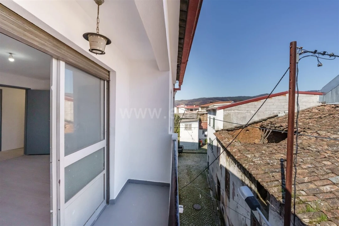 Moradia T2 para Venda em Barco e Coutada Foto 11