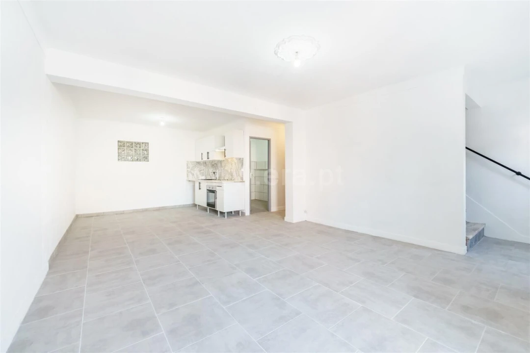 Moradia T2 para Venda em Barco e Coutada Foto 2