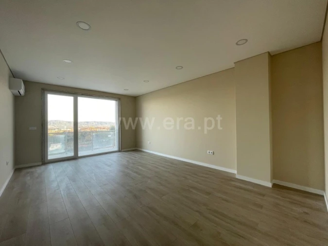 Apartamento T3 para Venda em Covilhã e Canhoso Foto 6