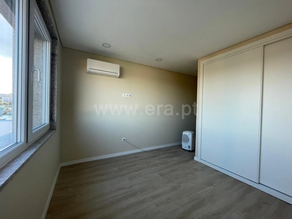 Apartamento T2 para Venda em Covilhã e Canhoso Foto 9