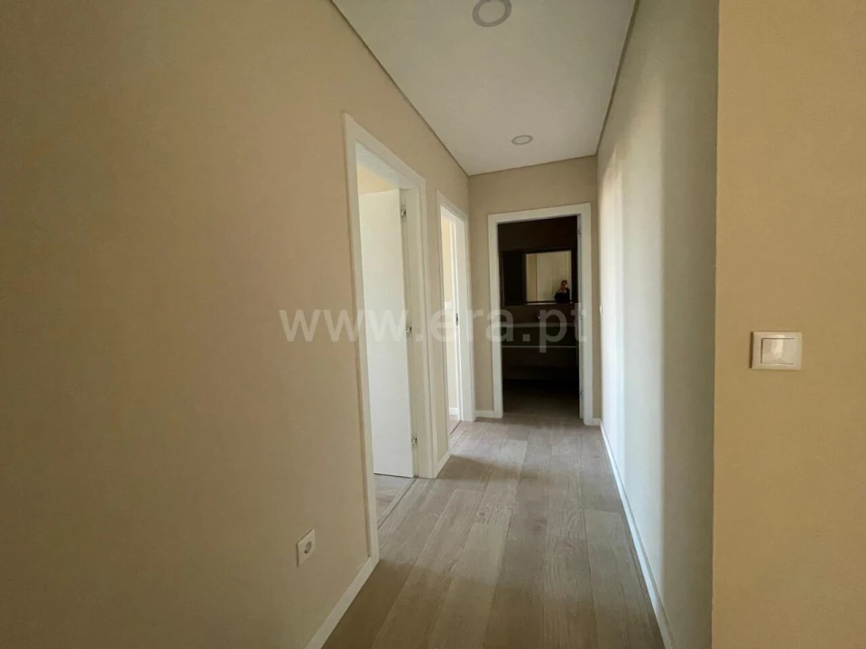 Apartamento T2 para Venda em Covilhã e Canhoso Foto 3