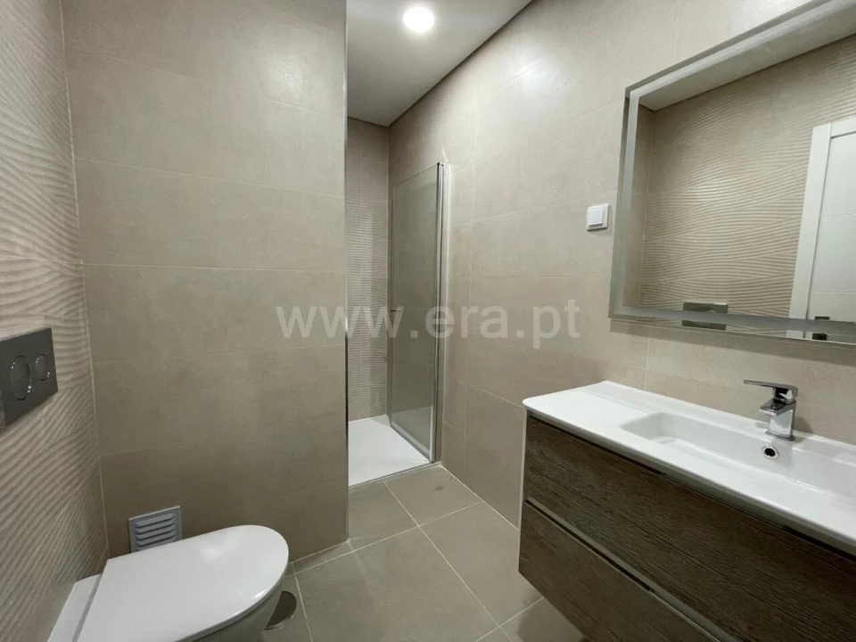 Apartamento T2 para Venda em Covilhã e Canhoso Foto 5