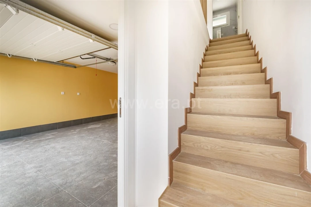 Moradia T2 para Venda em Casegas e Ourondo Foto 3