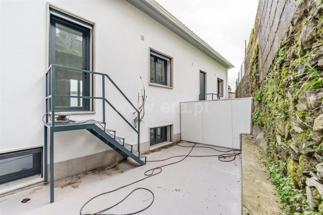 Moradia T2 para Venda em Casegas e Ourondo Foto 17