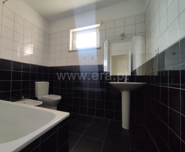 Apartamento T2 para Venda em Covilhã e Canhoso Foto 17
