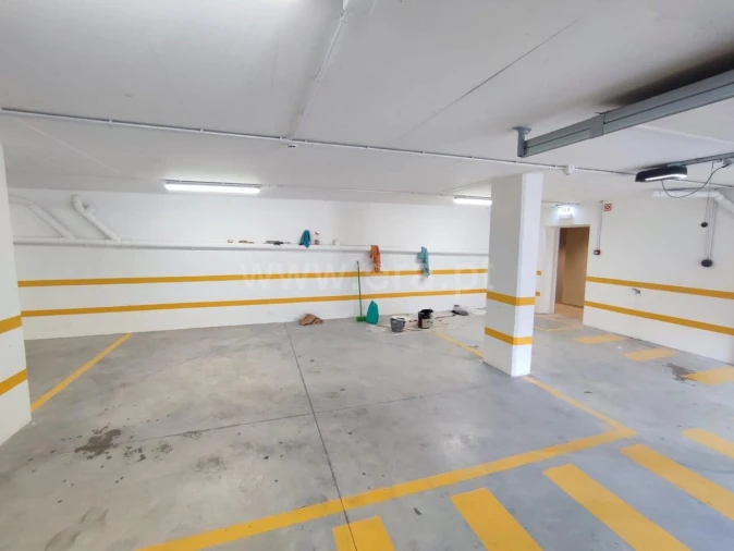 Garagem para Arrendamento em Covilhã e Canhoso Foto 1