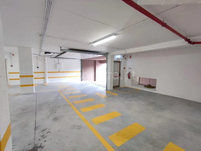 Garagem para Arrendamento em Covilhã e Canhoso Foto 3