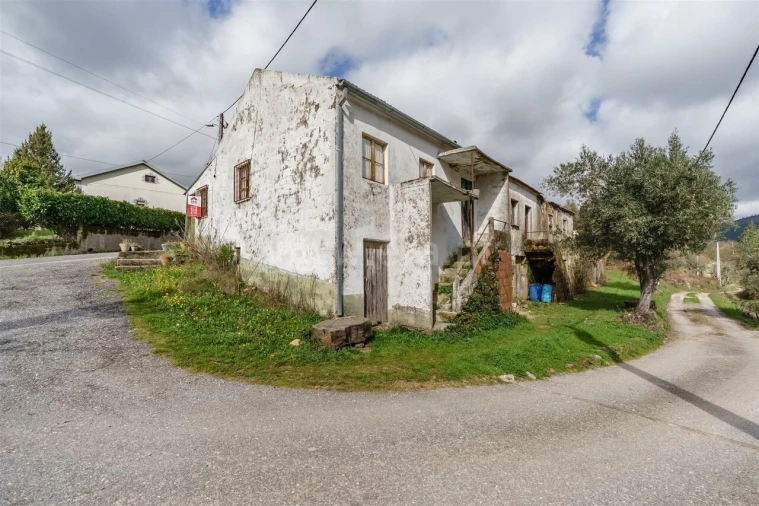 Moradia T2 para Venda em Teixoso e Sarzedo Foto 1