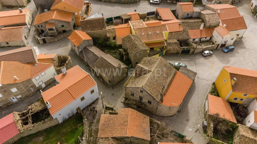 Moradia T3 para Venda em Castelo Mendo, Ade, Monteperobolso e Mesquitela Foto 11