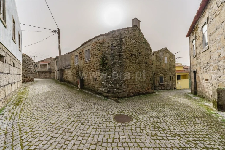 Moradia T3 para Venda em Castelo Mendo, Ade, Monteperobolso e Mesquitela Foto 1