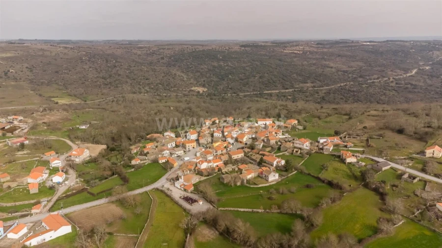 Moradia T3 para Venda em Castelo Mendo, Ade, Monteperobolso e Mesquitela Foto 17