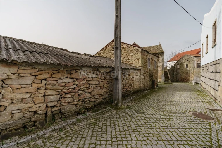 Moradia T3 para Venda em Castelo Mendo, Ade, Monteperobolso e Mesquitela Foto 6