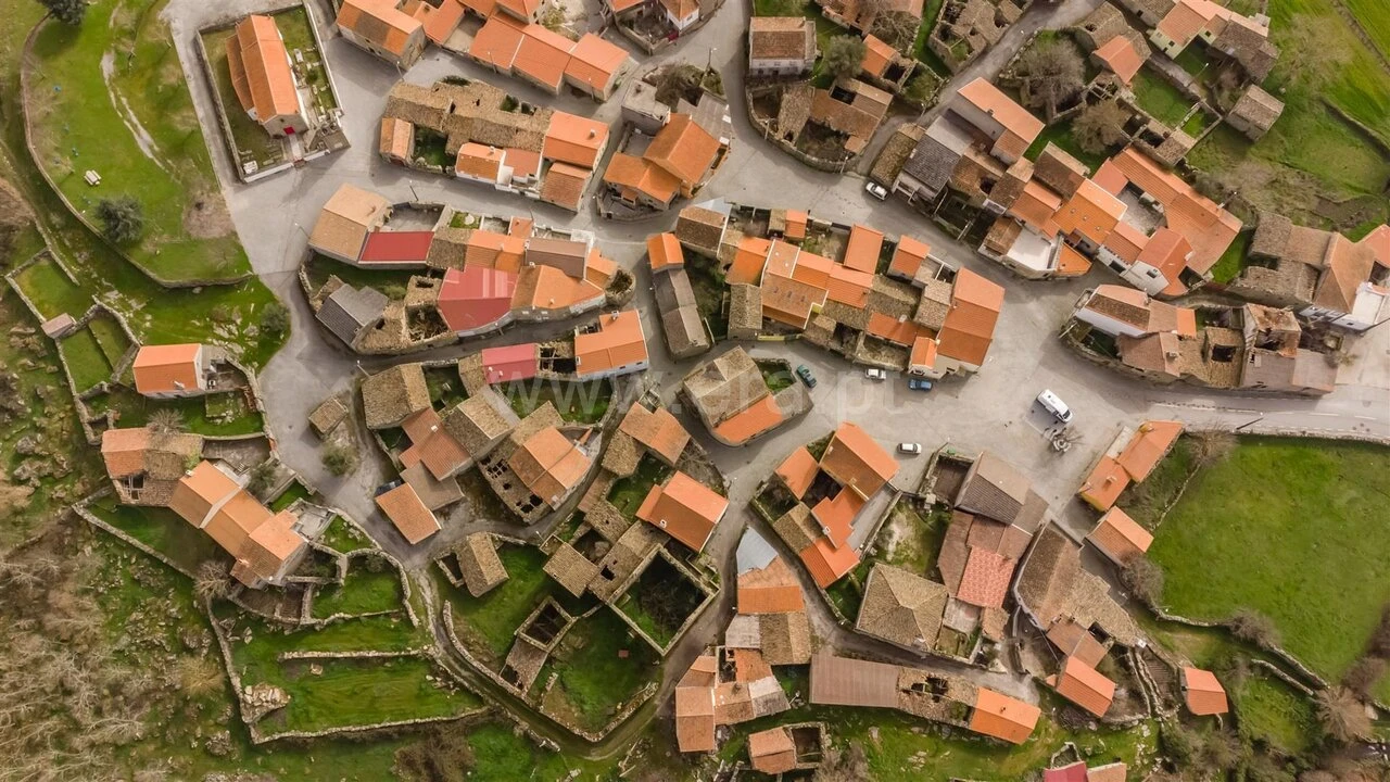 Moradia T3 para Venda em Castelo Mendo, Ade, Monteperobolso e Mesquitela Foto 19