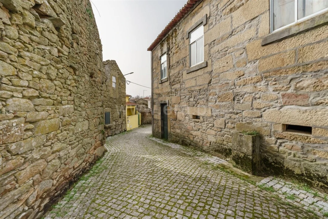 Moradia T4 para Venda em Castelo Mendo, Ade, Monteperobolso e Mesquitela Foto 3