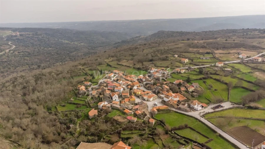 Moradia T4 para Venda em Castelo Mendo, Ade, Monteperobolso e Mesquitela Foto 19