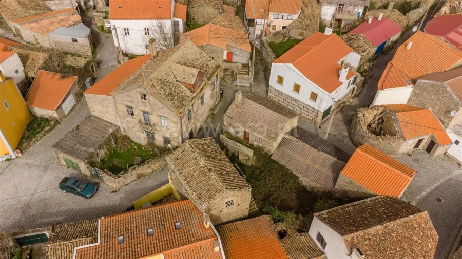 Moradia T4 para Venda em Castelo Mendo, Ade, Monteperobolso e Mesquitela Foto 15