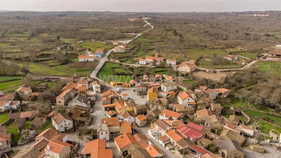 Moradia T4 para Venda em Castelo Mendo, Ade, Monteperobolso e Mesquitela Foto 17