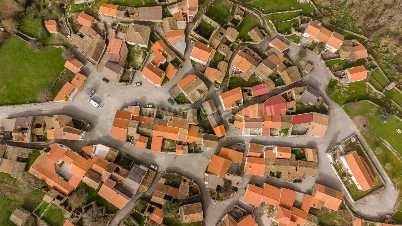 Moradia T4 para Venda em Castelo Mendo, Ade, Monteperobolso e Mesquitela Foto 20