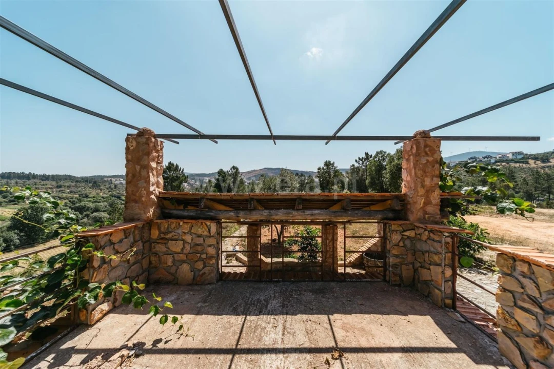 Quinta T0 para Venda em Casegas e Ourondo Foto 13