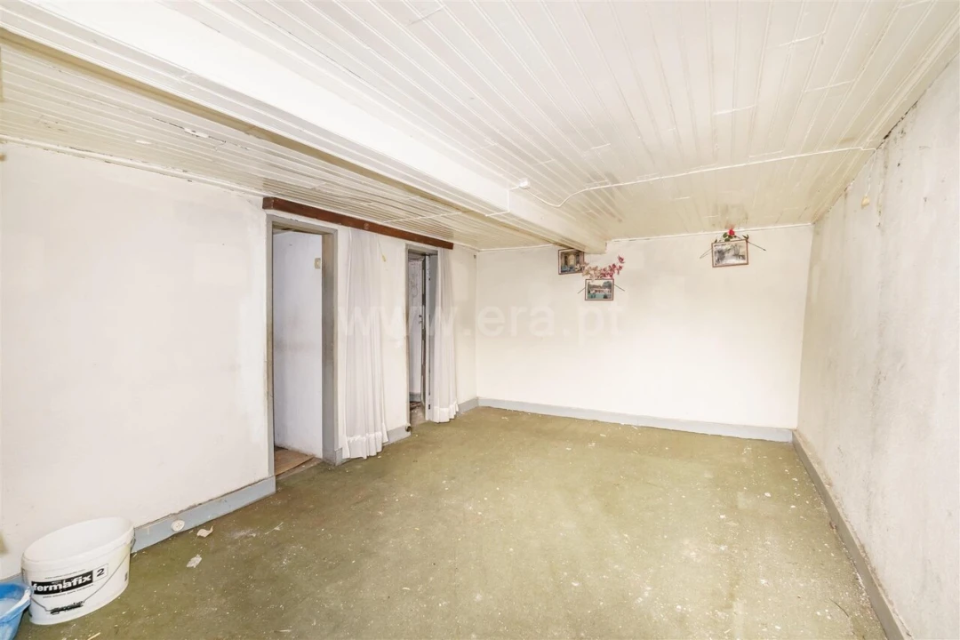 Moradia T2 para Venda em Teixoso e Sarzedo Foto 1