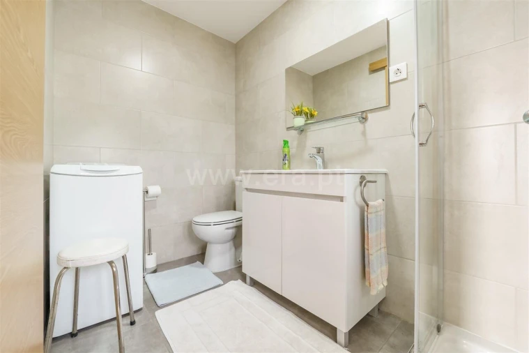 Apartamento T1 para Venda em Covilhã e Canhoso Foto 16