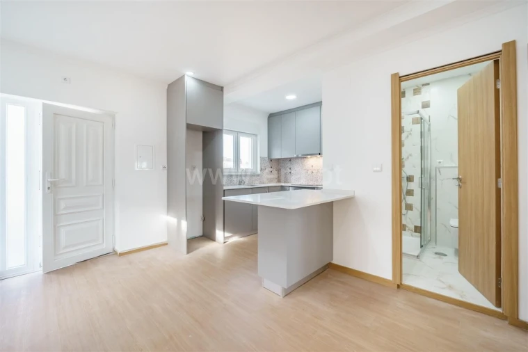 Apartamento T2 para Venda em Cantar-Galo e Vila do Carvalho Foto 2