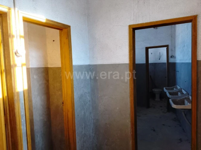 Armazém para Venda em Covilhã e Canhoso Foto 11