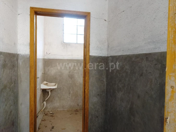 Armazém para Venda em Covilhã e Canhoso Foto 8