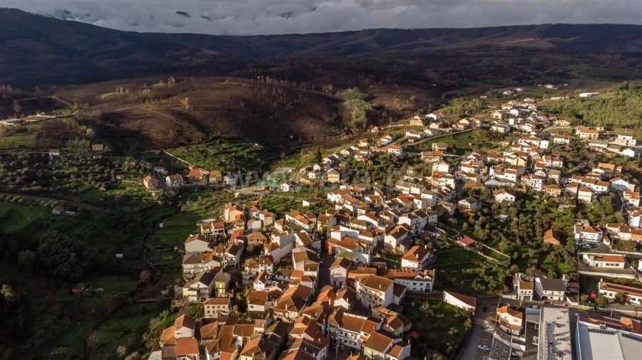 Moradia T2 para Venda em Peso e Vales do Rio Foto 17