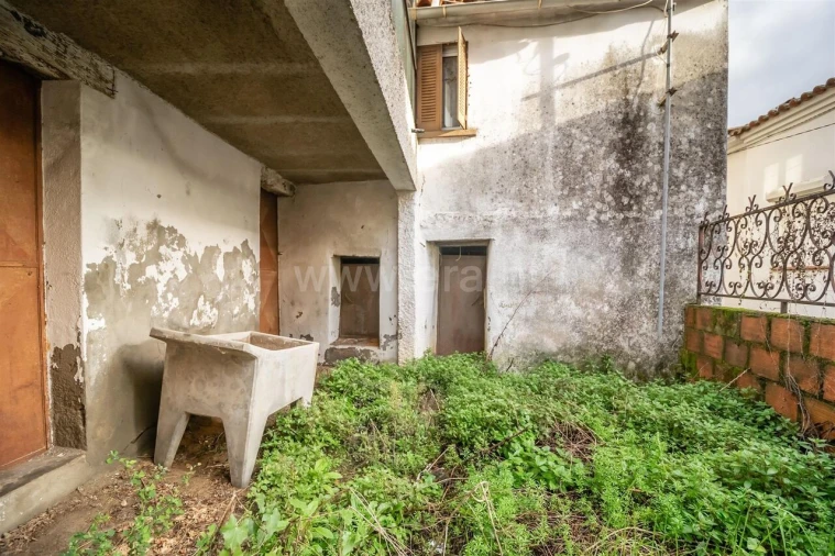 Moradia T2 para Venda em Peso e Vales do Rio Foto 2