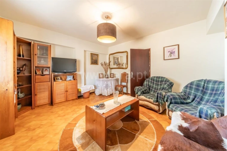 Moradia T4 para Venda em Barco e Coutada Foto 6