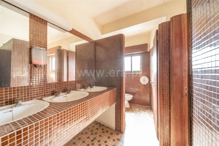 Moradia T4 para Venda em Barco e Coutada Foto 18