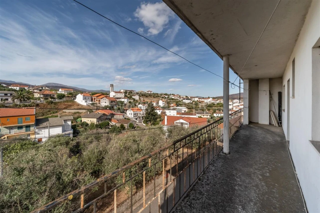 Moradia T3 para Venda em Barco e Coutada Foto 12