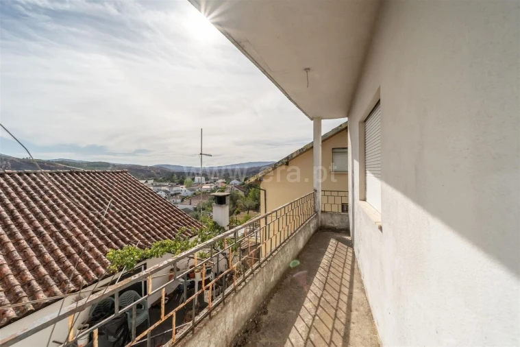 Moradia T3 para Venda em Barco e Coutada Foto 9