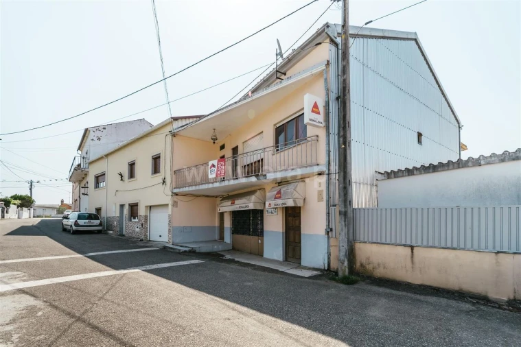 Moradia T3 para Venda em Barco e Coutada Foto 1