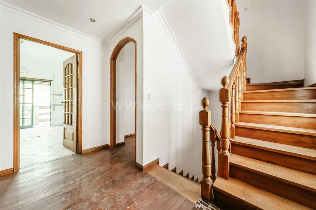 Moradia T6 para Venda em Covilhã e Canhoso Foto 3