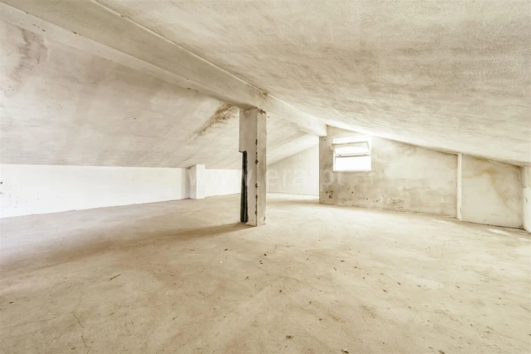 Armazém para Venda em Covilhã e Canhoso Foto 3