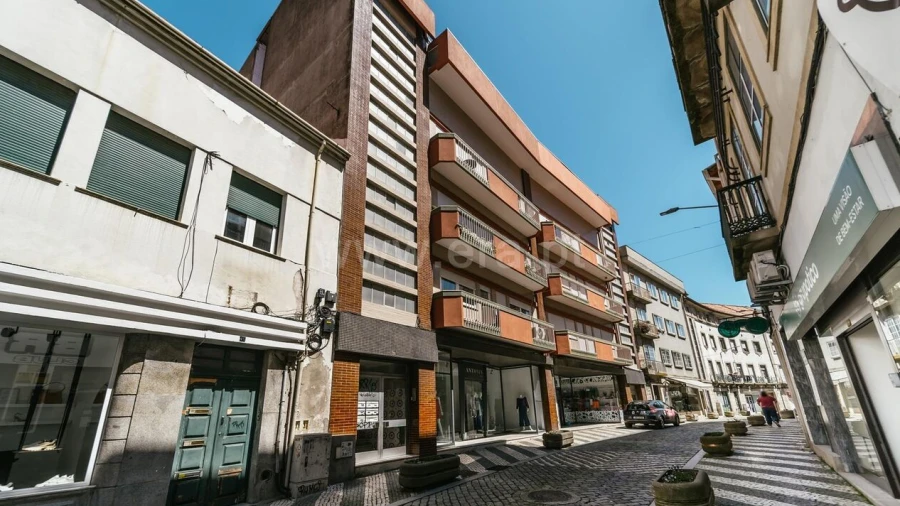 Armazém para Venda em Covilhã e Canhoso