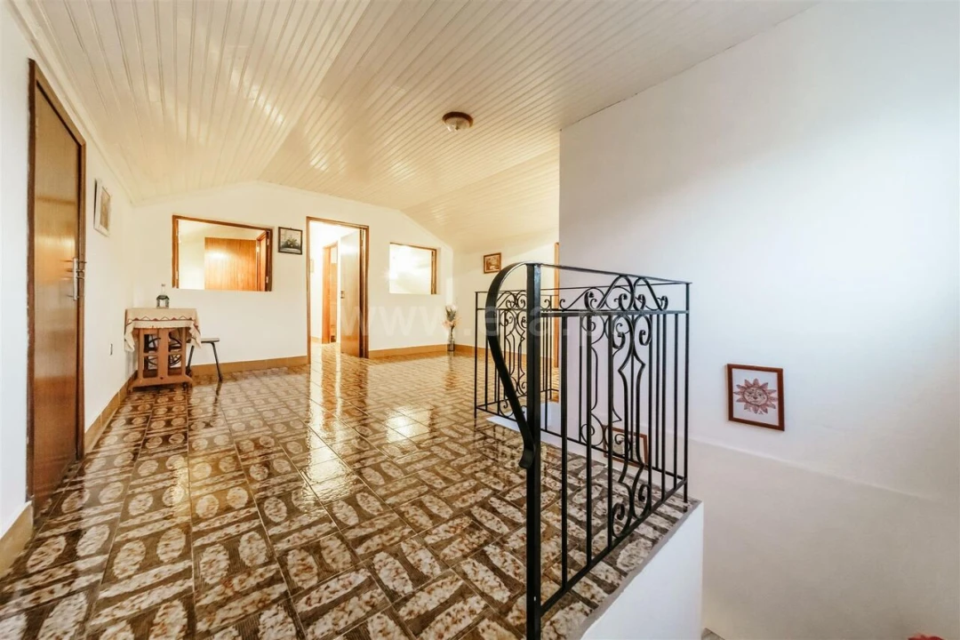 Moradia T8 para Venda em Casegas e Ourondo Foto 17